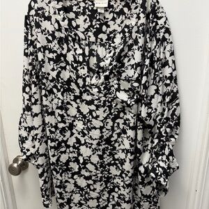 Ava & Viv Black and White Floral Blouse